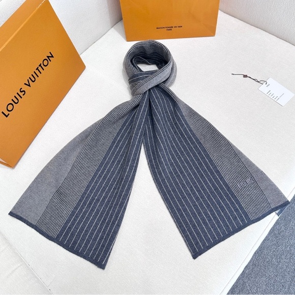 Louis Vuitton Other - Louis Vuitton Men's Scarf in Charcoal and Light Gray